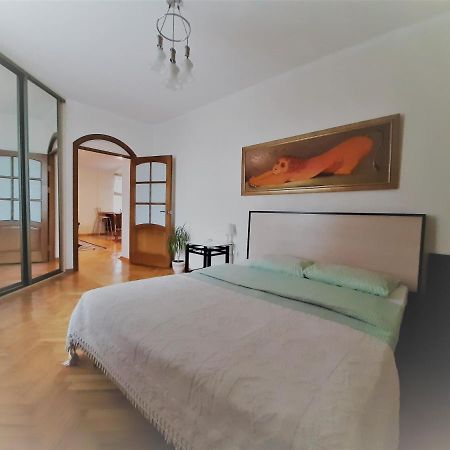 Apartment On Myasnikova 34 Минск Экстерьер фото