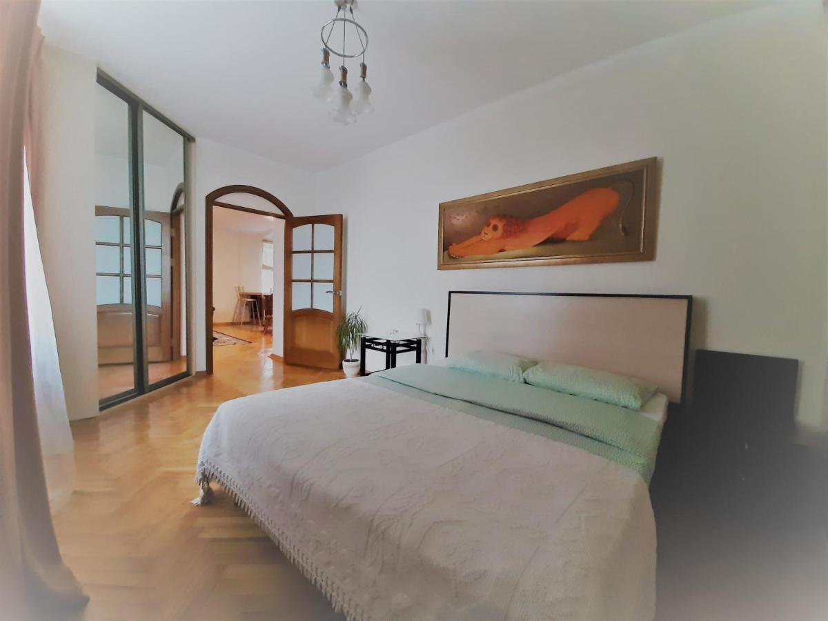 Apartment On Myasnikova 34 Минск Экстерьер фото