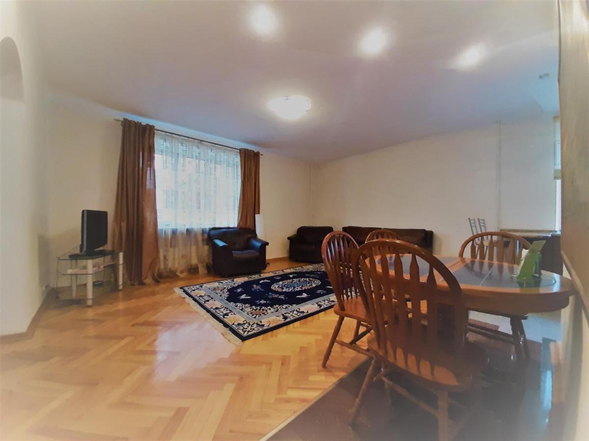 Apartment On Myasnikova 34 Минск Экстерьер фото