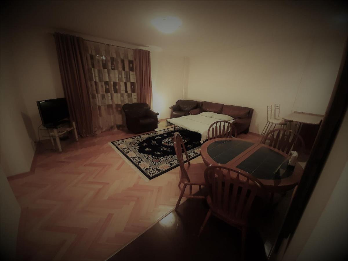 Apartment On Myasnikova 34 Минск Экстерьер фото