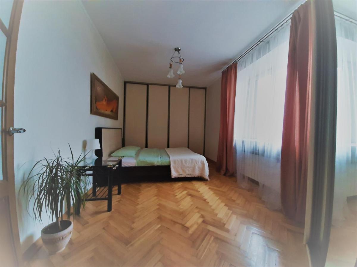 Apartment On Myasnikova 34 Минск Экстерьер фото