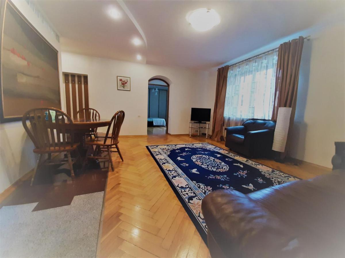 Apartment On Myasnikova 34 Минск Экстерьер фото