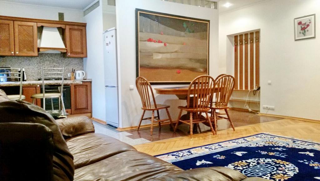 Apartment On Myasnikova 34 Минск Экстерьер фото